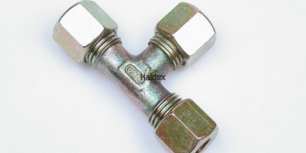 Фитинг тройник Д-6 мет.(MPUT6)
