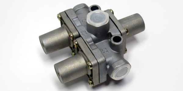 Клапан КАМАЗ 100-3515210 защитный тройной